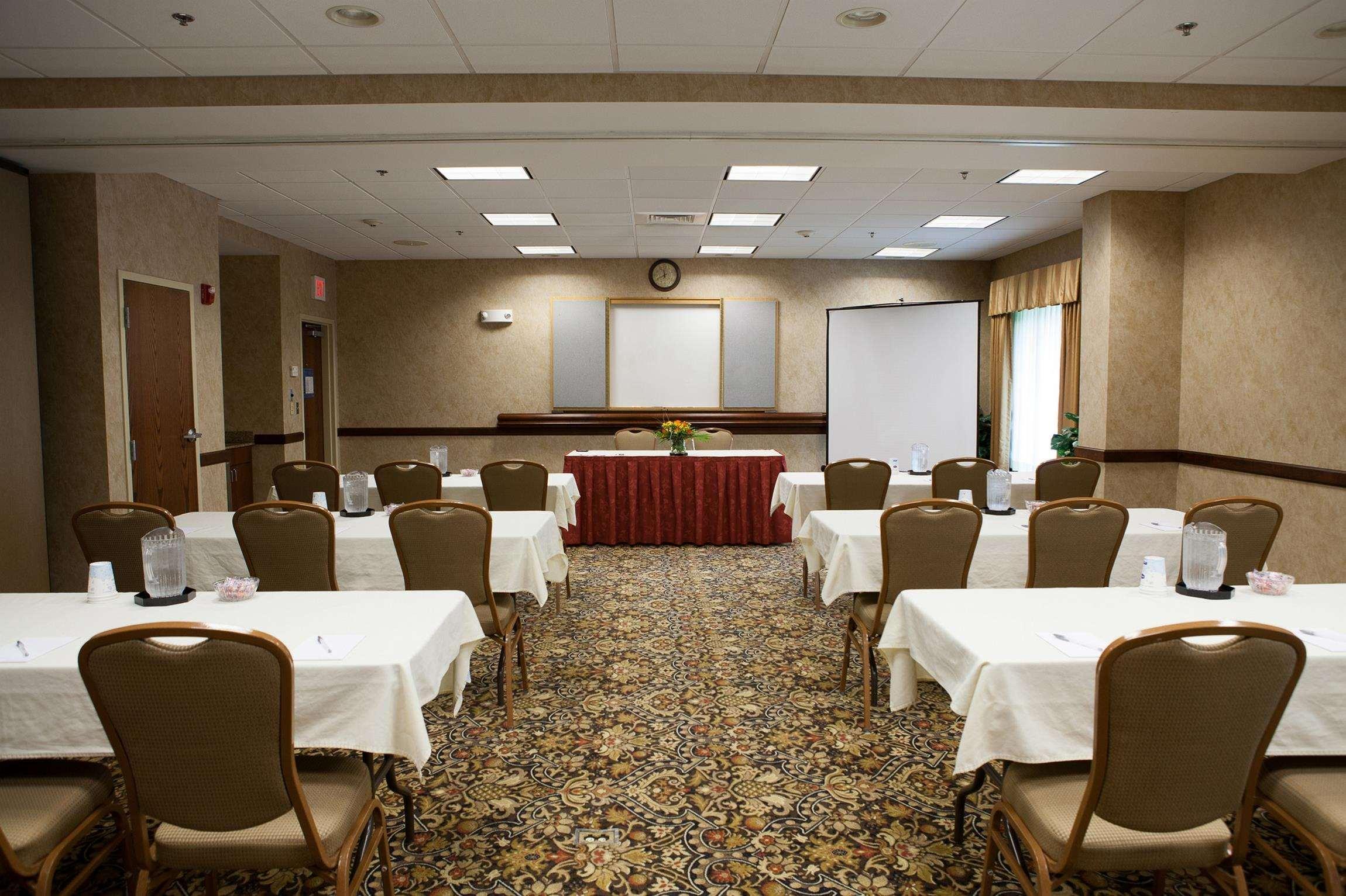 Hampton Inn Raynham-Taunton Kinh doanh bức ảnh